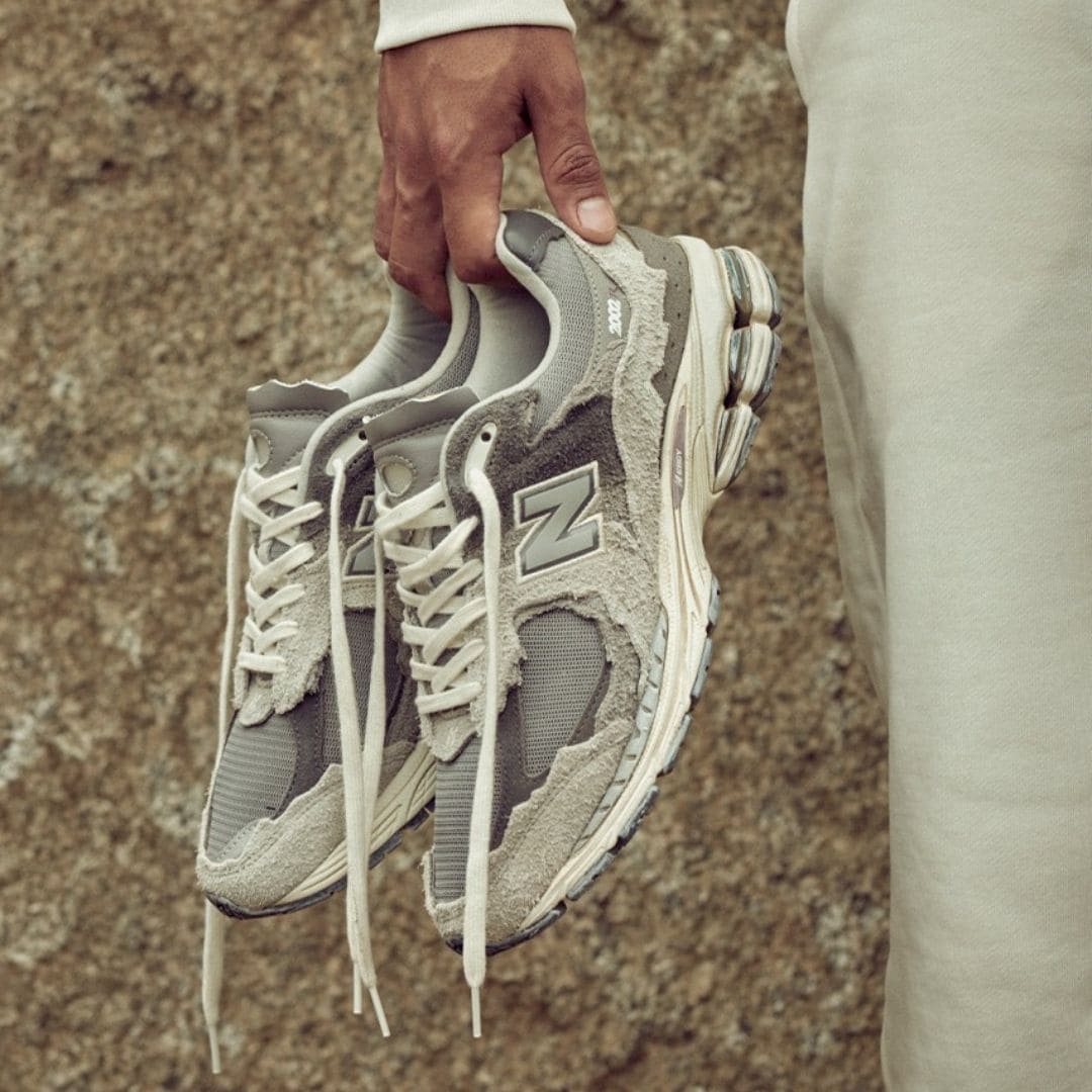 new-balance-2002r-protection-pack-titel